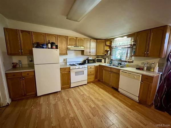 $69,500 4 BR, 2 BA 1909-built home MLS 50191052 (Amasa)64151610248833123