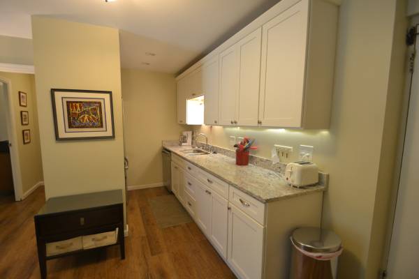 $1,295 / 1br - 600ft2 - R-2 Furnished 1BR Central City Location (Cincinnati)63974471508610123