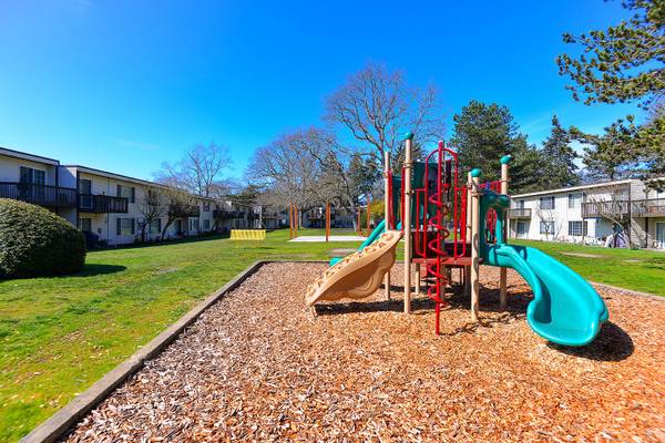 $1,839 / 2br - 880ft2 - Renovated, Outdoor Fitness Center, Free Weights (8022 83rd Avenue Southwest, Lakewood, WA)63874306268675123