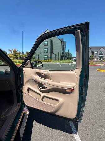 1997 Ford F-150 Lariat 4X4 - Photo 9