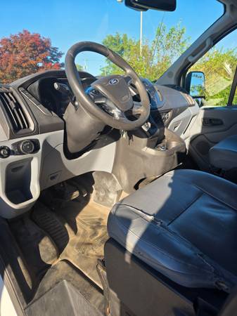 2018 Ford Transit 250 - Photo 7