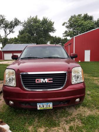 2007 GMC Yukon XL 2500 - $7,000 (Aurora)63470778752131122