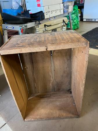 Caja vintage de aceite Pearl - $45 (Salem)63435527130625122