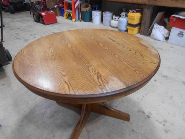 Round solid wood kitchen table 1