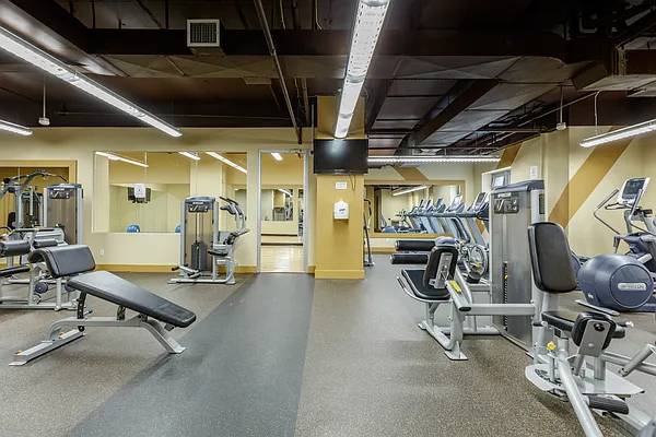 $5,150 / 2br - Insane 2 bedroom with PRIVATE BALCONY!!! (Midtown West)63809093619585123