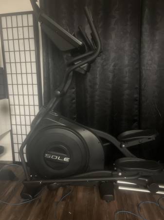 Sole Elliptical machine 1