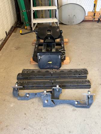 PullRite SuperGlide 5th Wheel Hitch for Short Bed Trucks - 16K (Fits F 1
