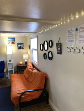 $389 / 1br - 1-Bedroom - Heat, HW, Cable, WiFi included!! (Hampton)63931657086210123