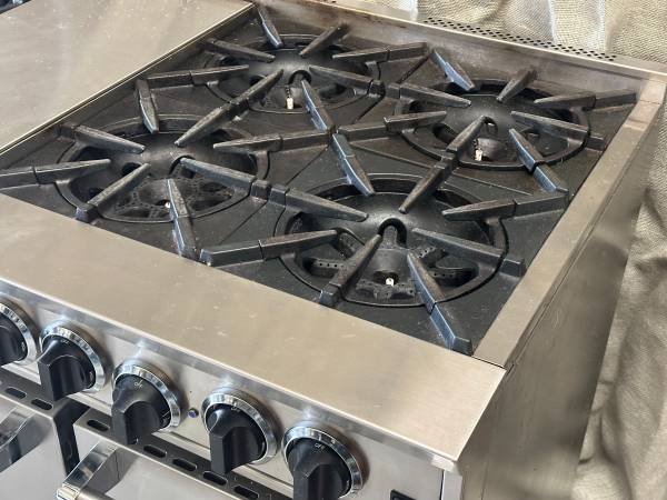 Bluestar 48in Serie RNB - $2.900 (Glendora)63471472497665121