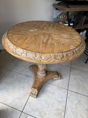 Lg. Round Side Table w/Matching Long Console/Sofa Table 1