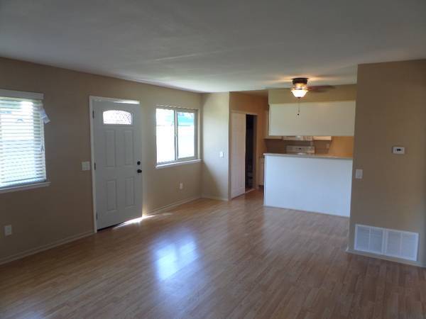 $1,700 / 2br - 848ft2 - Condo with several amenities available for lease (Lucera Condominiums)63865931811587122