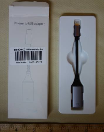 iPad-, iPhone-to USB-A Adapter 1