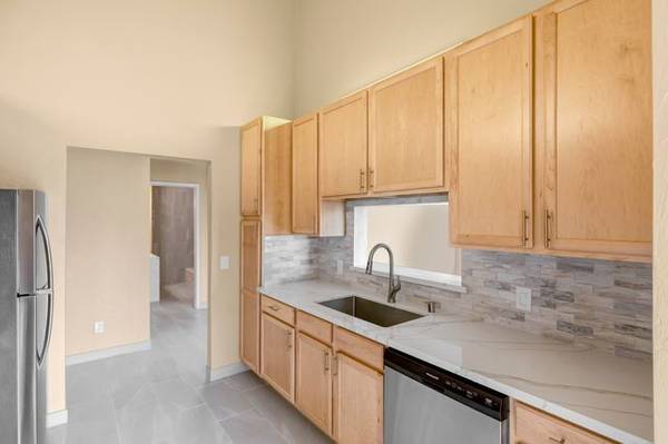 $2,985 / 2br - 900ft2 - Remodeled Beautiful Unit 3060 Sunset Ave #E202 (MARINA)64009500792834123