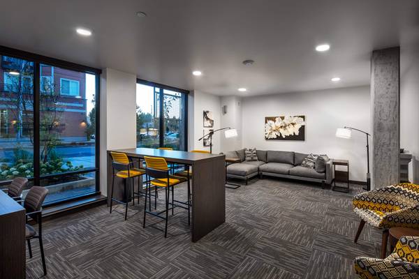 $2,195 / 1br - 627ft2 - Semi Private Balcony/Patios, Window Coverings, 1BD 1BA (8612 Palatine Avenue North, Seattle, WA)63866941447041123