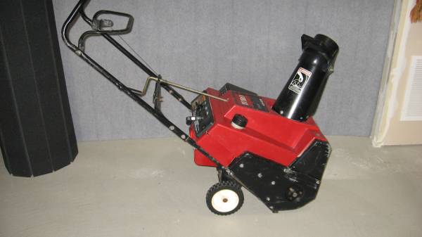 Toro CCR 2000 snow blower 1