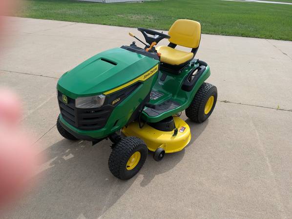 John Deere S120 Mower (2022) 1