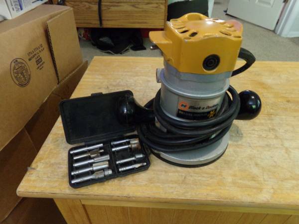 Black & Decker 7616 Deluxe Router w/Router bits 1