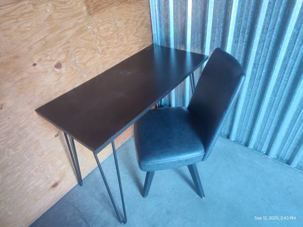 Small office desk with chair 1