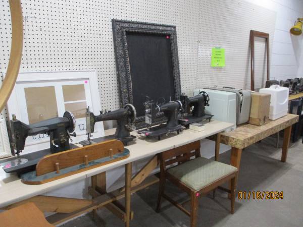 Sewing Machines/Price reduced, 50% off #3860 1