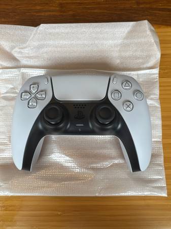 BRAND NEW DualSense Wireless Controller NEVER USED 1