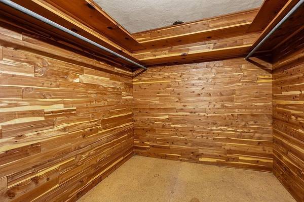 $879,000 / 3br - Spacious Ranch: Tranquil Setting, Gleaming Hardwood, Gorgeous Sunroom64294929447809124