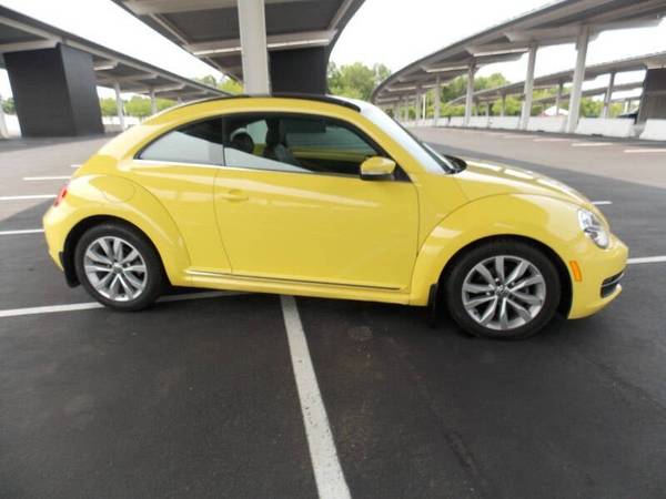 2013 VW Beetle TDI Automático Techo Panorámico Inspeccionado Garantía 92k - $7,999 (Salida de Maryland 15 de la 95/495 cerca de Fed Ex Field)63616738696963124