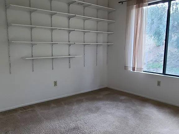 $1,700 / 3br - 1419ft2 - Charming 3-Bedroom Home with Mountain Views in Northeast Escondido (Escondido)64037219375875123
