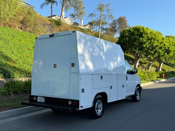 2009 Chevrolet Express 2500 Heavy - Photo 3