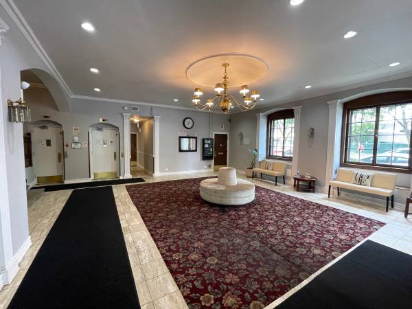$1,700 / 1br - Buena Park/Uptown 1 Bedroom close to the lake  $1700 (Hazel /Montrose Buena Park)63781326923267123