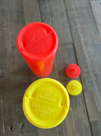 Vintage Ketchup & Mustard Plastic Squeeze Condiment Bottles - $4 (Arlington Heights)63438988424705123