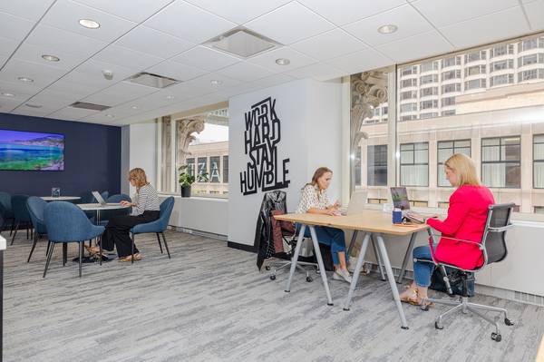 $89 On-Demand Offices and Meeting Rooms Available on Michigan Avenue (Magnificent Mile, Chicago)64041808766593124