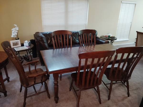 Dining table & Chairs 1