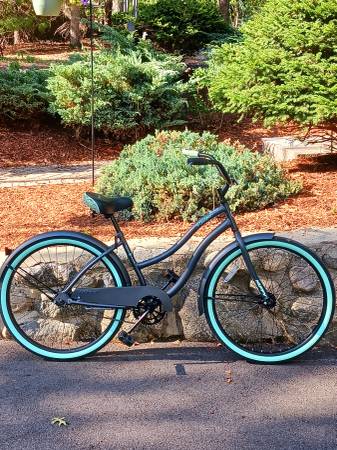 Ladies Huffy Cruiser "New Condition " 1