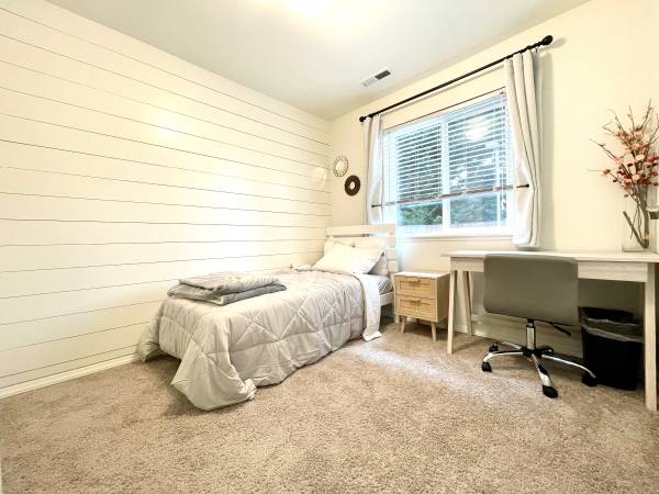$790 / 1br - Habitación amueblada en alquiler (Lynnwood)63799910324097121
