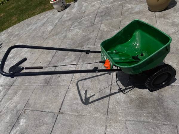 Scott’s spreader 1