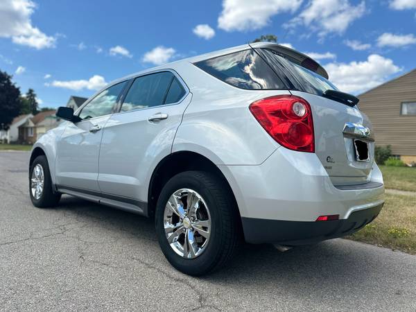SOLO 89K MILLAS. INSPECCIÓN NUEVA DE NYS • 2011 Chevy Equinox LT *4x4* - $5,500 (Cheektowaga)63483447823489124