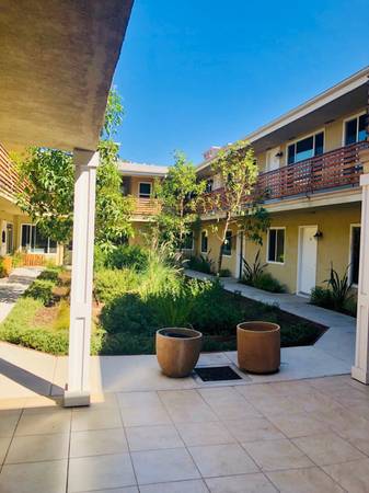 $2,245 / 1br - 708ft2 - Washer/Dryer, Quartz countertops, Recessed lighting (296 N Oakland Ave, Pasadena, CA)63701092884611124
