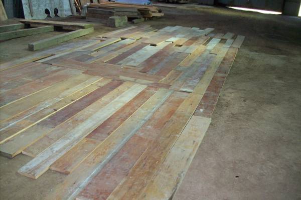 325 SF 1" THICK PINE WOOD FLOORING from 1830S HOUSE - $850 1