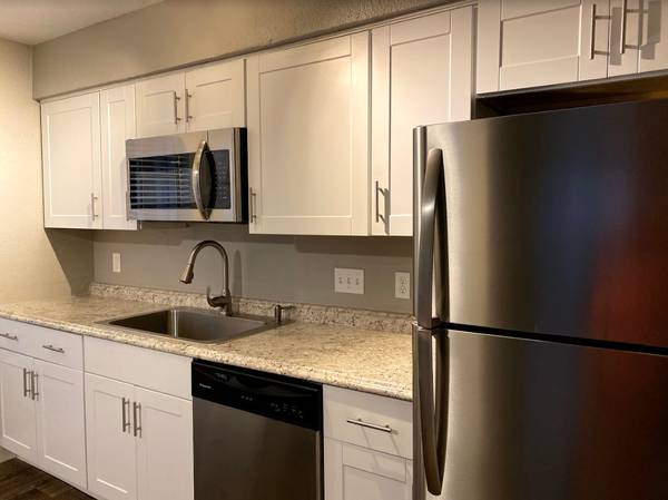 💸💸💸 MOVE IN SPECIAL 💸💸💸 1