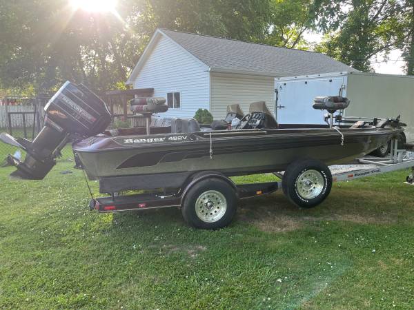 1992 Ranger 482V Boat 1