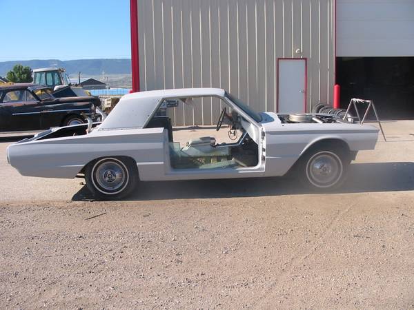 1154801964 ford Thuderbird - $9,00063442934504577122