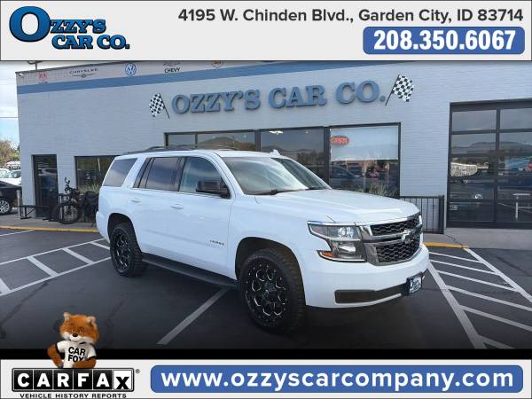 2017 Chevrolet {Model**3RD ROW**FINANCING AVAILABLE**SUPER CLEAN** 1