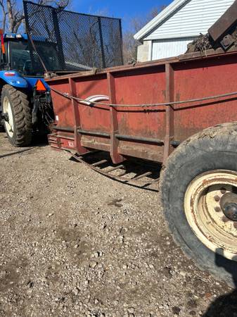 manure spreader 1