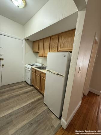 $3,295 / 2br - ** NO FEE ** Nice Brookline 2 bed with Parking for rent.63810039983105120