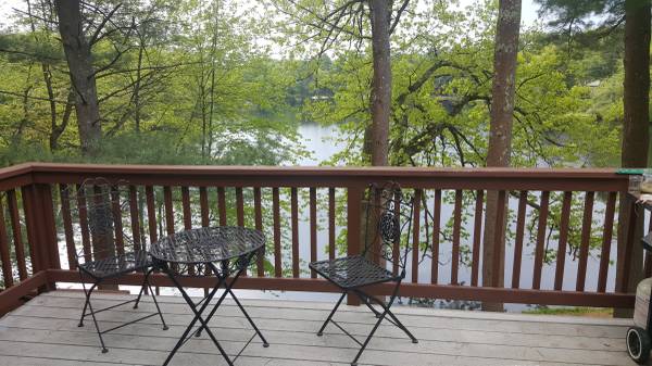 2 Bedroom In-Law Lakefront Apartment - Heat Included 1