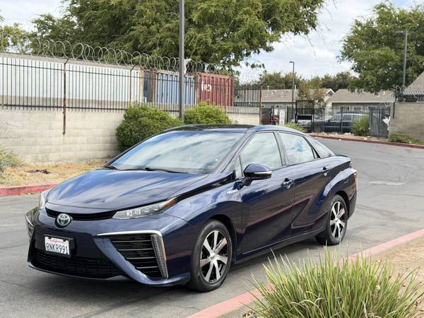 clean title 2016 Toyota Mirai limited full option low miles only 59k m 1