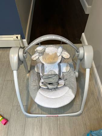 Compact baby swing 1