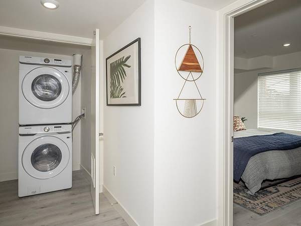 $2,850 / 1br - 693ft2 - Effortless Commute 1 BR/1 BA w/ Parking & One Month Free!63952932005890124