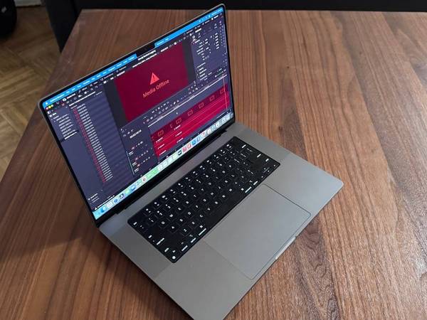 MacBook Pro 16-inch 2023 1