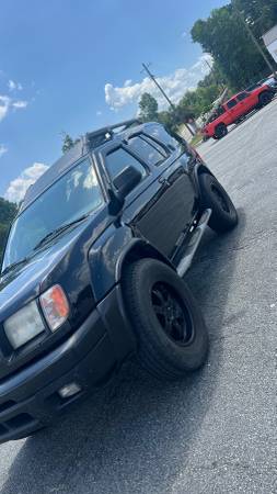 2000 Nissan xterra v6 with only 126,000 miles 5 speed - $4,500 (Smyrna)63620170385665121
